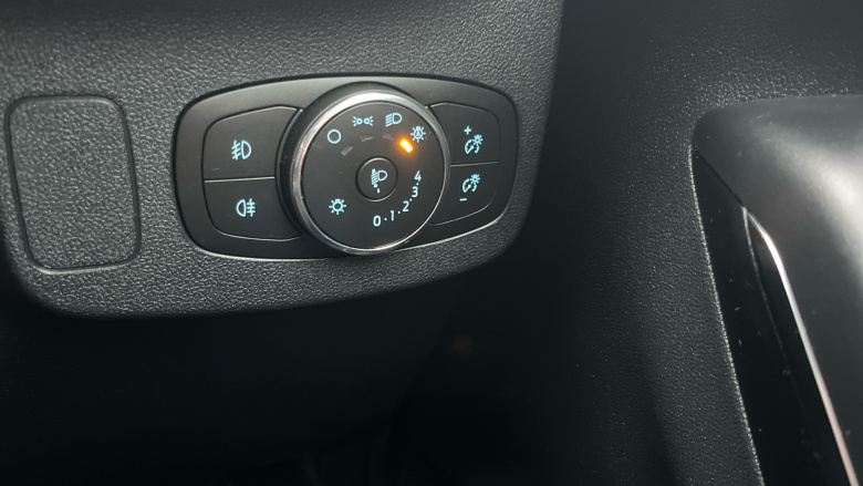 Ford Puma 1.0 EcoBoost Hybrid mHEV Titanium 5dr DCT Petrol Hatchback